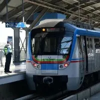 metro trains are running till 12 midnight on the occasion of Numaish