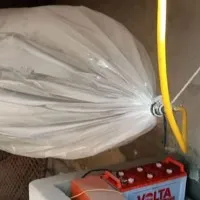 Pakistanis fill cooking gas in plastic balloons as economic crisis grips nation