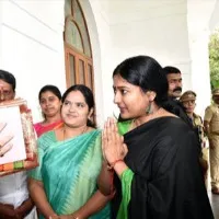 Actor politician Gayathri Raguramm quits BJP blames Annamalai