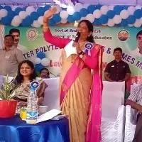 విద్యార్జనతో పాటు క్రీడలలోెనూ భాగస్వామ్యం : వంగా గీత