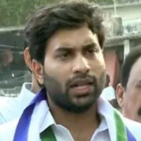 Minarity woman leader Rajima fires on Devineni Avinash