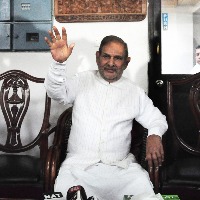 KCR, Chandrababu condole death of Sharad Yadav