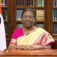 Woman officer tried to touch President Murmu feet was suspended by Rajasthan govt
