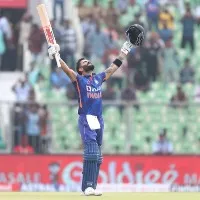 Kohli smashes ton against Sri Lanka