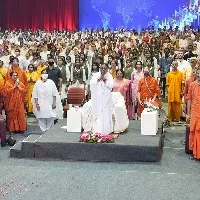 Sri Mata Amritanandamayi announces ₹50 crore humanitarian project as part of Civil 20 India