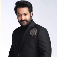 Balakrishna, Junior NTR pay tributes to NTR on birth anniversary