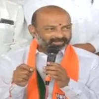 bandi sanjay fires on KCR