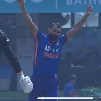 Shami bowls Finn Allen in 5th ball