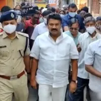 Talasani visits Deccan Sports mall fire accident site