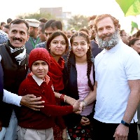 Congress launches 'hath se hath jodo' campaign