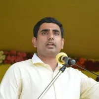 Lokesh fires on Jagan in padayatra