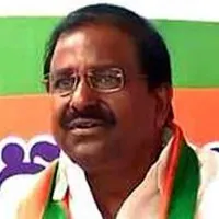 Somu veerraju fires on YSRCP
