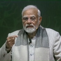 PM Modi pays homage to Mahatma Gandhi on death anniversary