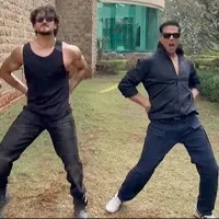 Akshay Kumar And Tiger Shroff Dance To Main Khiladi