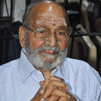 Venkaiah Naidu, CMs of Telugu states condole Vishwanath's demise