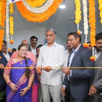 250 పడకల అమోర్ ఆస్ప‌త్రిని ప్రారంభించిన మంత్రి హరీశ్ రావు