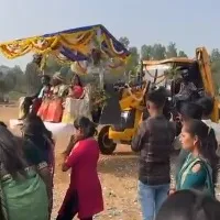 Groom arrives for wedding on JCB in Gujarats Navsari