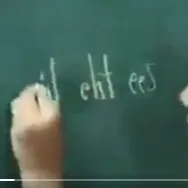 Girl simultaneously writes with both hands video stuns netizens