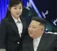 Kim Jong Uns flaunts daughter at military banquet