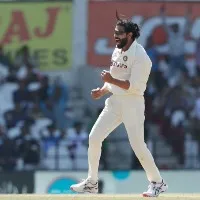 Jadeja rattled the timer in comeback as Aussies all out for 177 runs in first innings