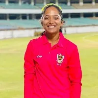 Anjali Sarvani gets better price in WPL aucrion