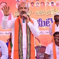 Bandi Sanjay reacts to Komatireddy comments