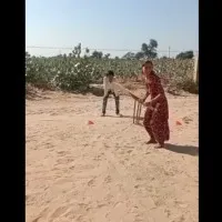 Sachin Tendulkar is impressed with this girl batting skills shares video on Twitter