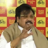 No protection for women in Tadepalli says Varla Ramaiah
