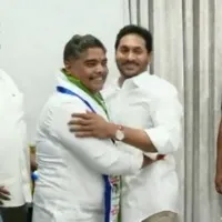 Jayamangala Venkataramana joins YCP in the presence of CM Jagan