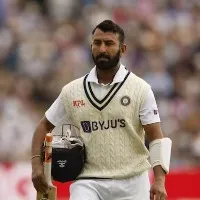 India and Australia players give Cheteshwar Pujara Guard of Honour
