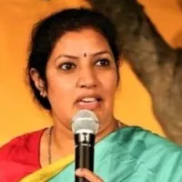 ntr ysr great leaders says purandeswari counters gvl