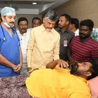 chandrababu meets injured tdp personnel in anaparthi