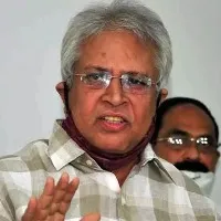 former mp Vundavalli comments on chandrababu tour in east godavari