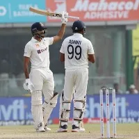 Team India fight continues in Delhi test