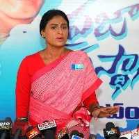 YS Sharmila apologises to transgenders for insult