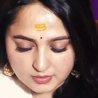 Anushka Shetty visits temple with her parents