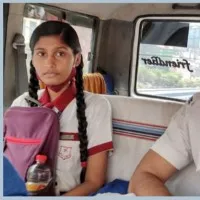 Kolkata cop makes green corridor to help student reach examination centre