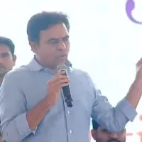 KTR distributes tabs to students