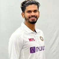 Stump Mic Catches Shreyas Iyers Hilarious Comment On Travis Head Batting Stance