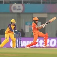 Gujarat Giants set UP Warriarz 170 runs target