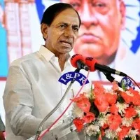 Telangana CM, Governor Tamilisai greet people on Holi