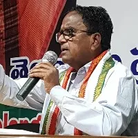 Ponnala Lakshamaiah take a swipe at KTR