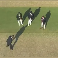 Australia won the toss and opt to bat first