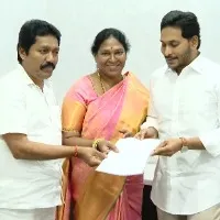 CM Jagan gives B Forms to YCP MLC Candidates