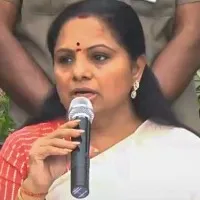 delhi police didnt give permition for kavitha deeksha at jantar mantar