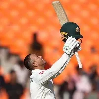 australia reaches 400 runs