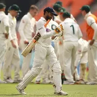 India loose 4th wicket on day 4