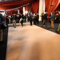 oscars 2023 red carpet turns champagne in color