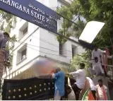 BJP Yuv Morcha protests at TSPSC office