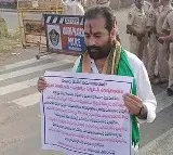 Kotamreddy Sridhar Reddy protests in assembly session